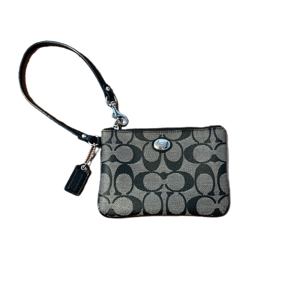 Coach Peyton Signature Small Wristlet